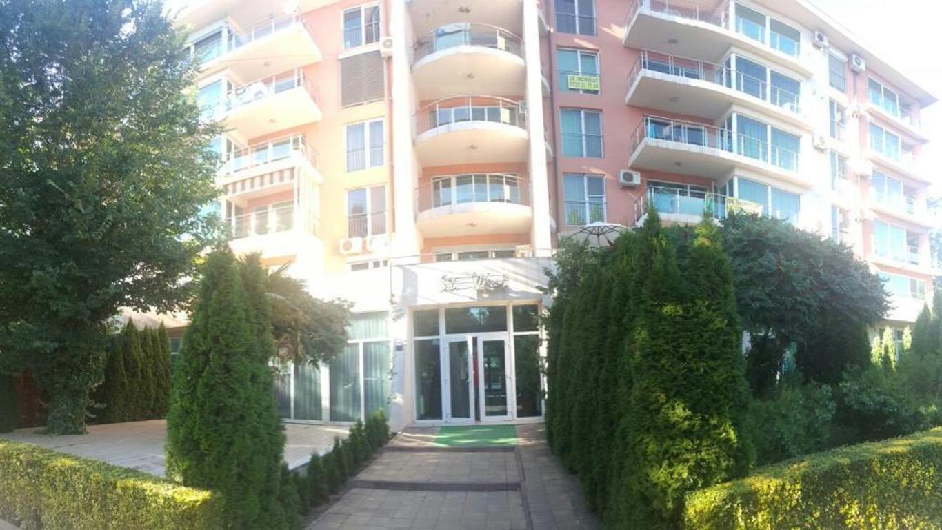 Piano Bar Holidays Apartments