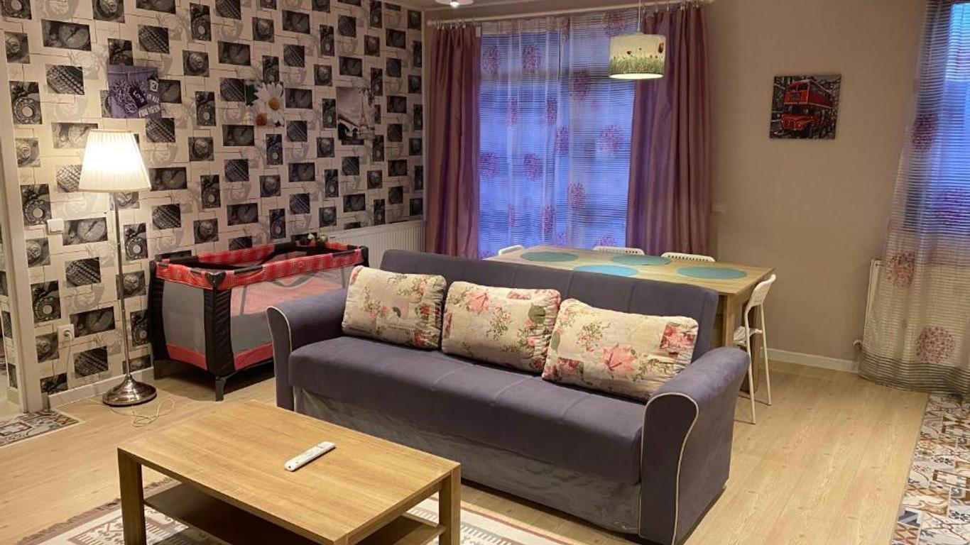 Igi Red Flat With Free Private Parking
