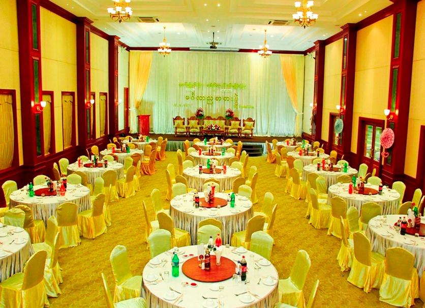 Banquet hall Photo