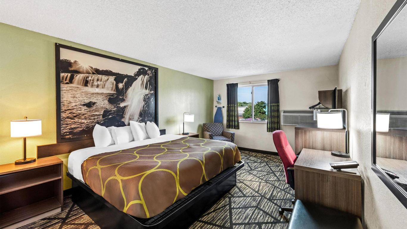 Super 8 by Wyndham Independence Kansas City