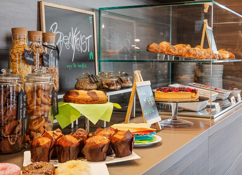 Buffet Photo
