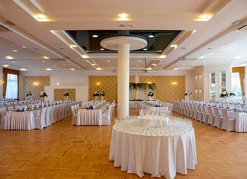 Banquet hall Photo