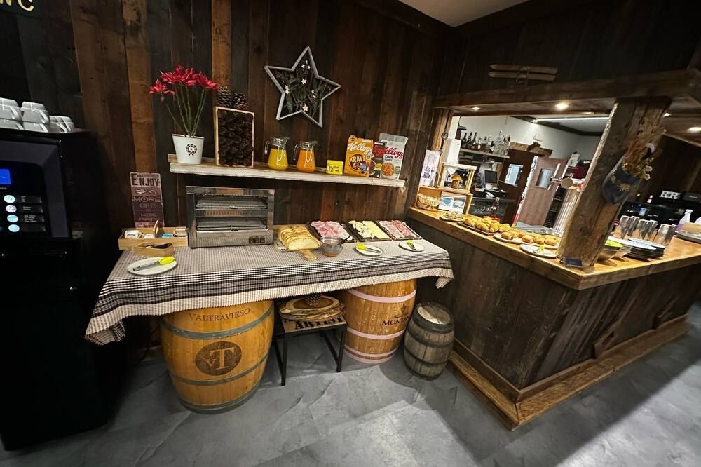 Buffet Photo