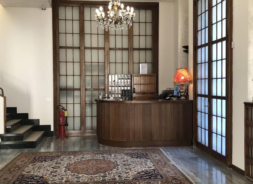 Front desk Photo