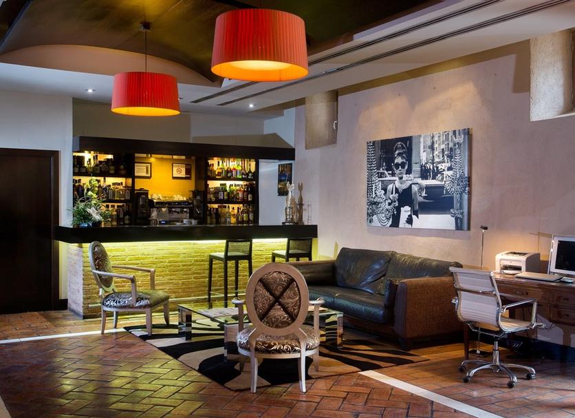 Bar Photo