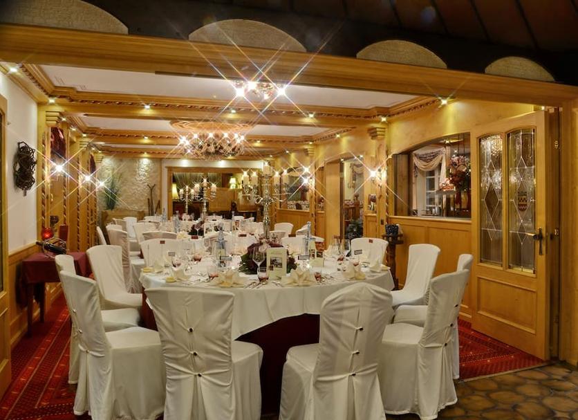 Banquet hall Photo
