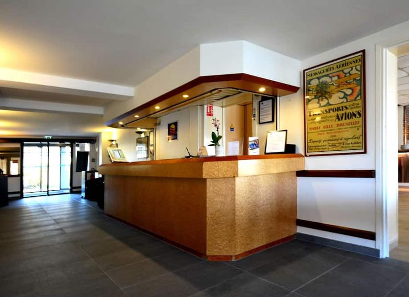 Front desk Photo