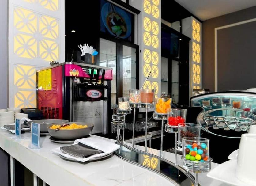 Buffet Photo