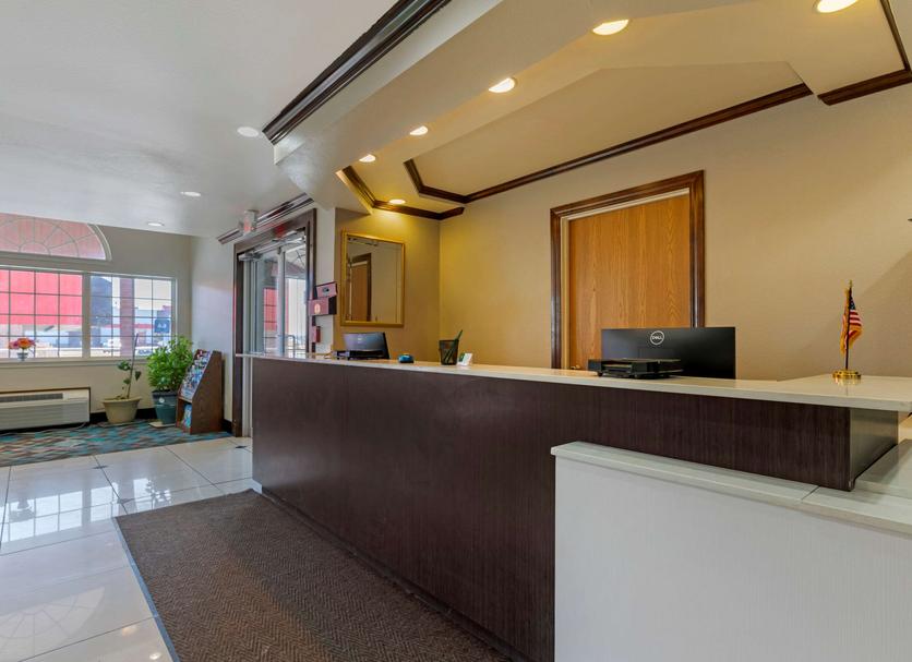 Front desk Photo