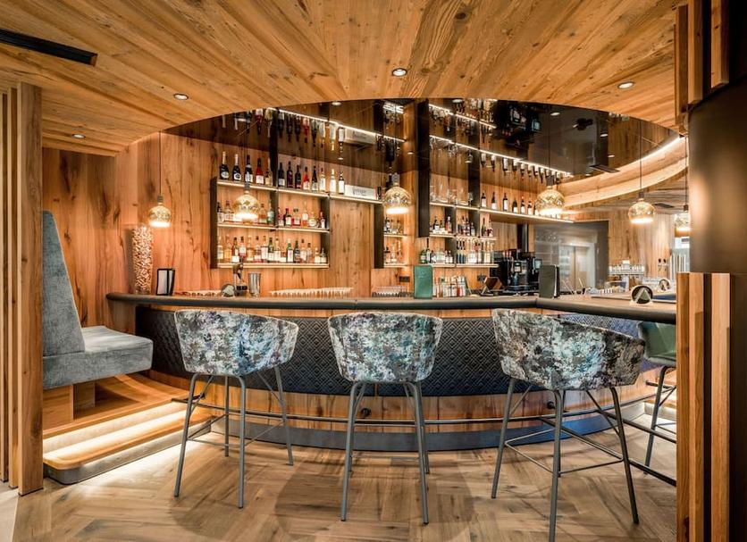 Bar Photo