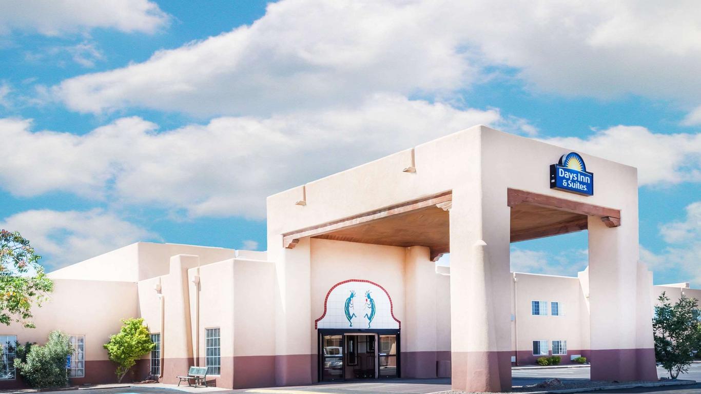 Days Inn & Suites by Wyndham Lordsburg