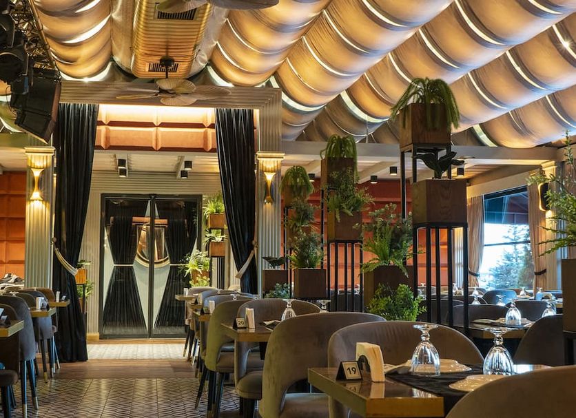 Restaurant Photo