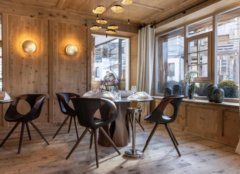 Dining room Photo