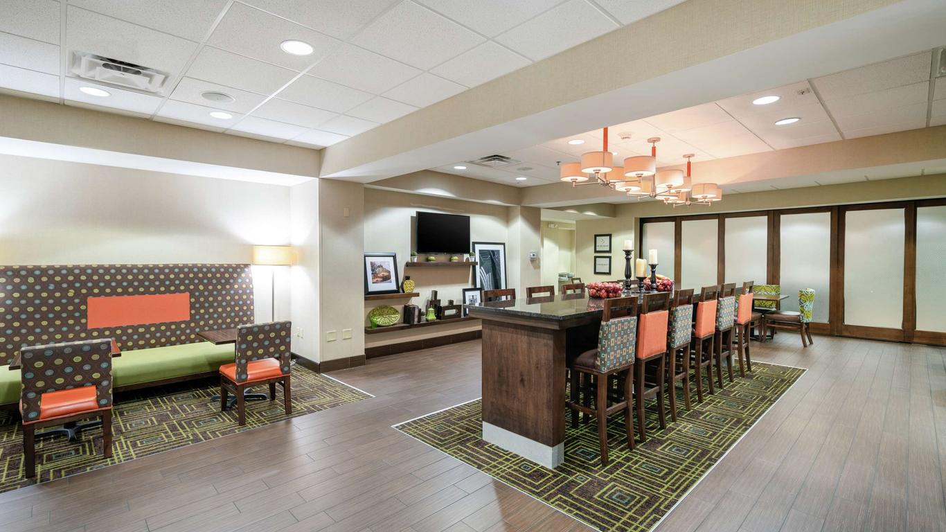 Hampton Inn Huntington University Area