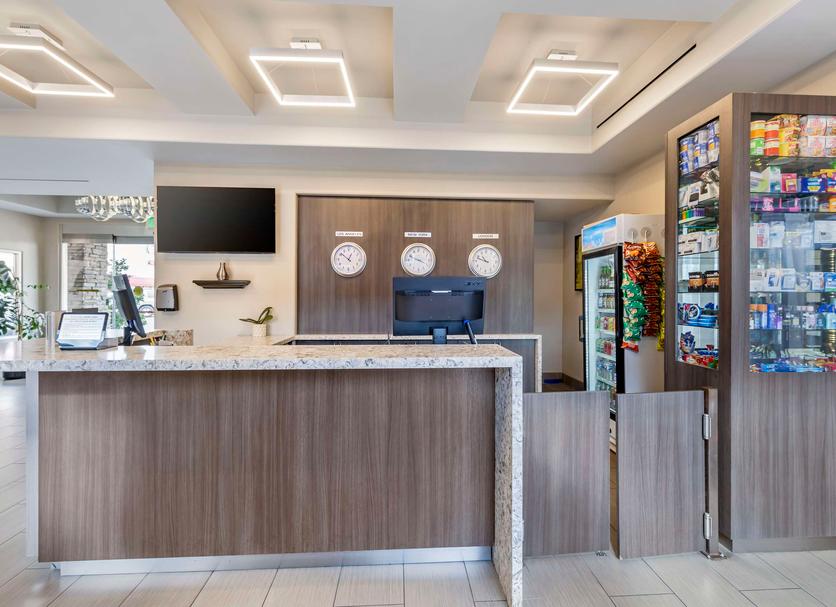 Front desk Photo