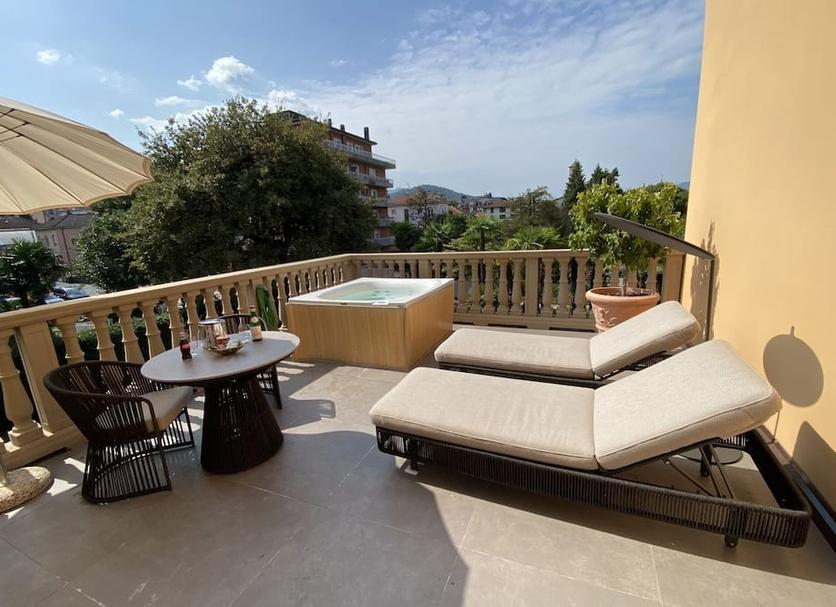 Balcony Photo