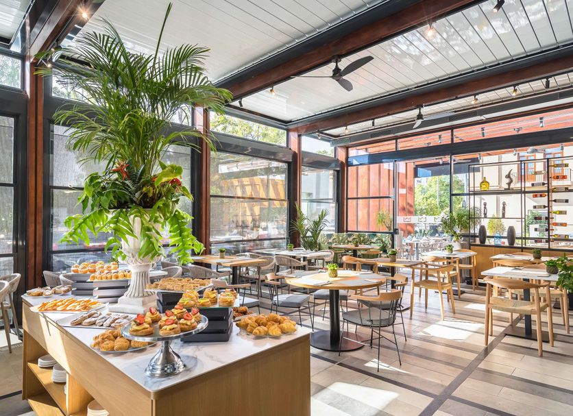 Restaurant Photo