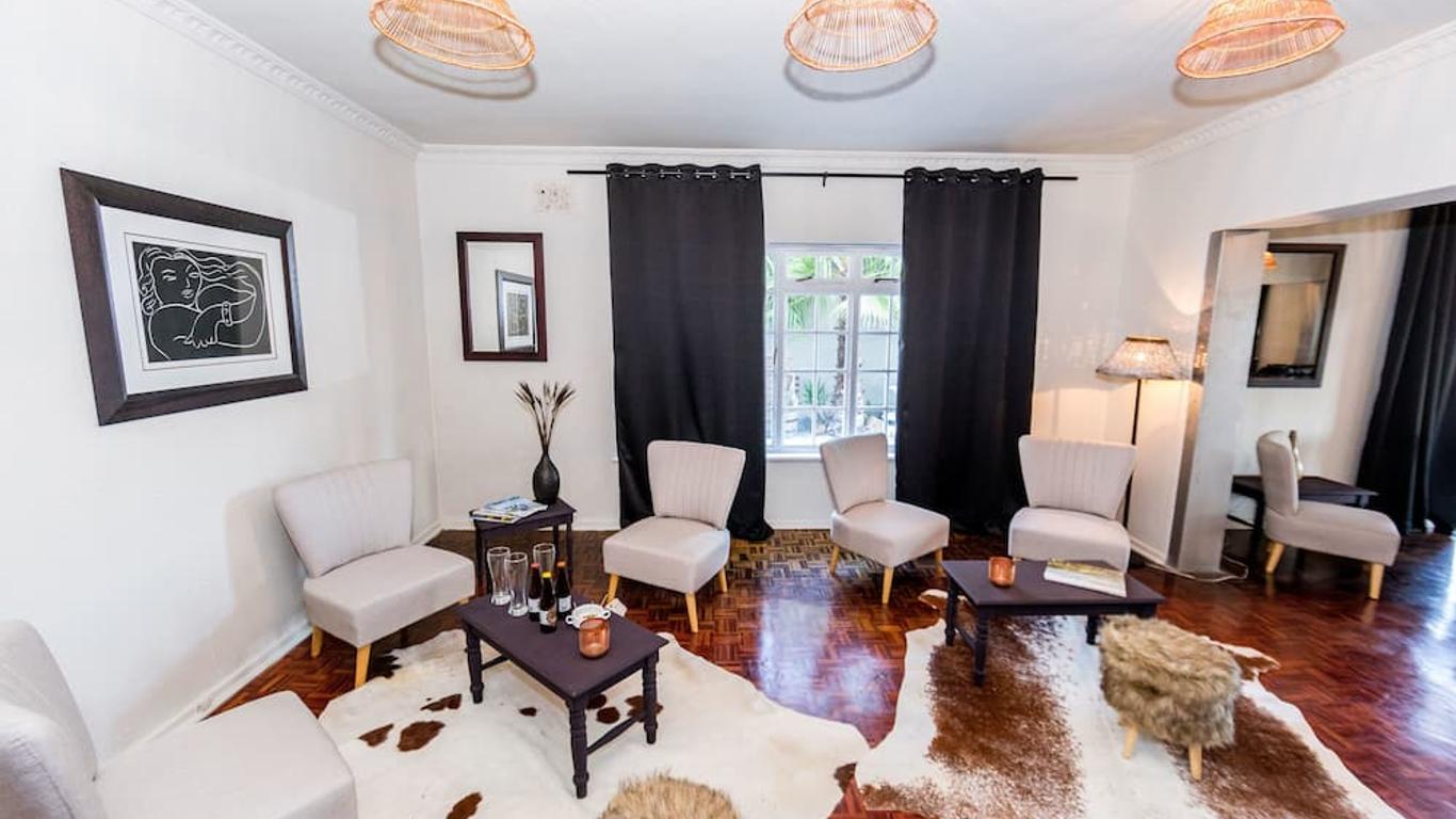 Le Petit Chateau Guest House