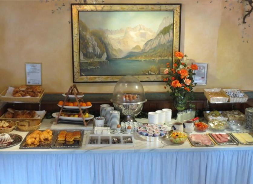 Buffet Photo