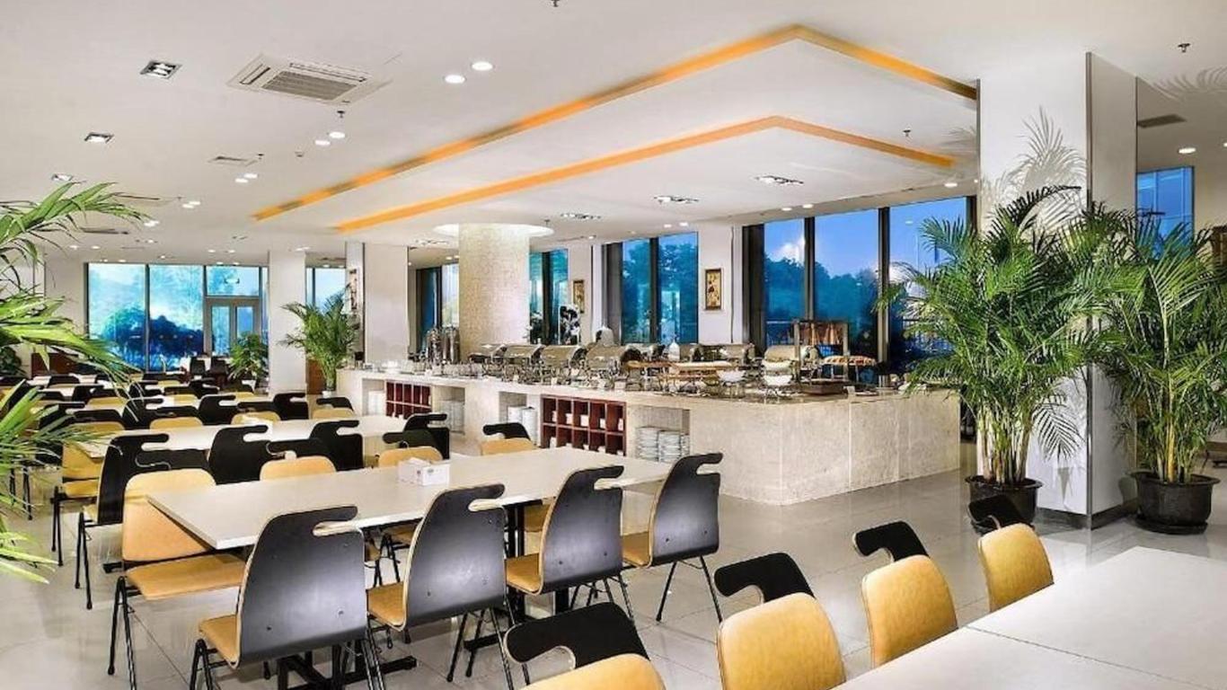 Nanjing Expo Center Hotel
