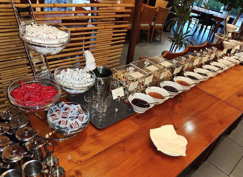 Buffet Photo