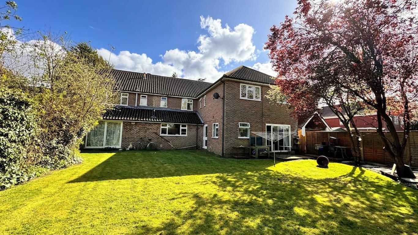 High Trees Guest House Gatwick