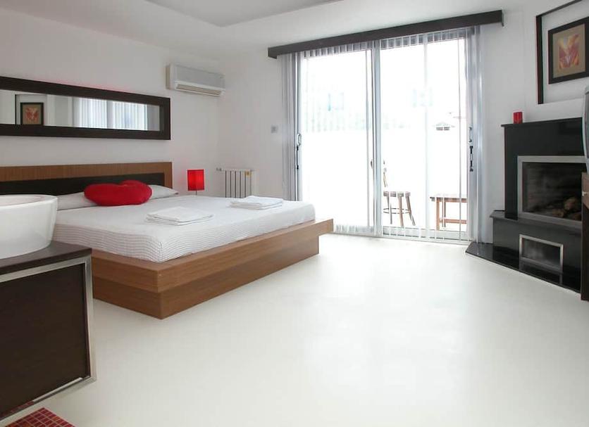 Bedroom Photo