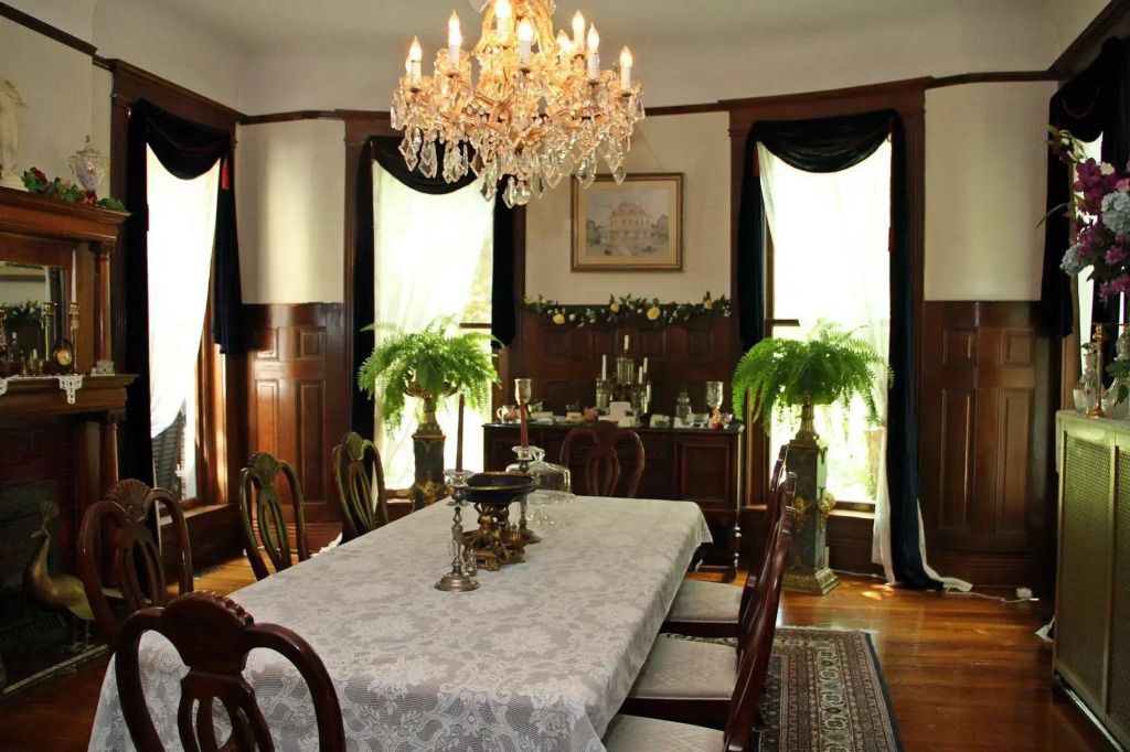 Dining room Photo