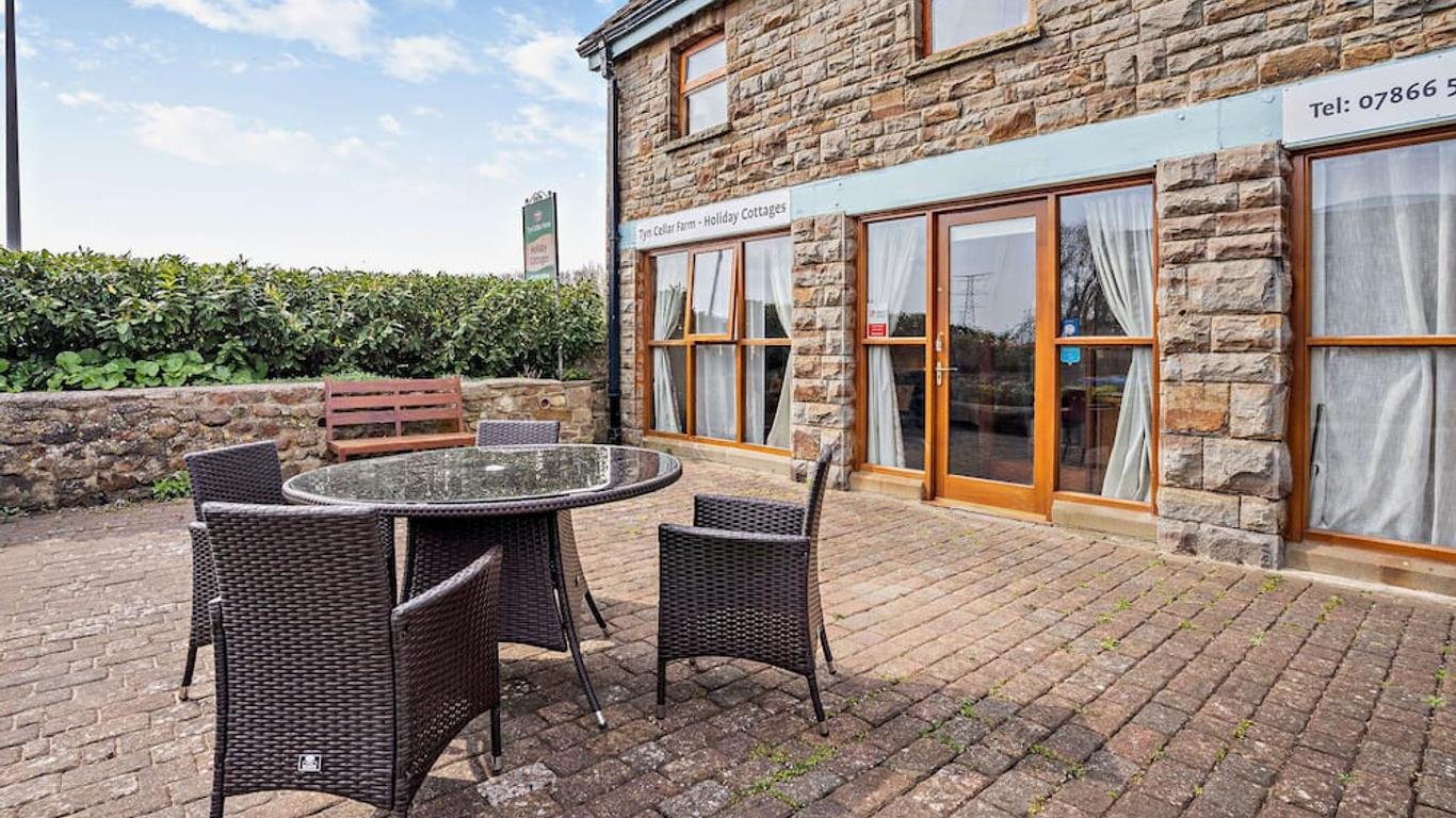 Tyncellar Farm Holiday Cottages - The Stables