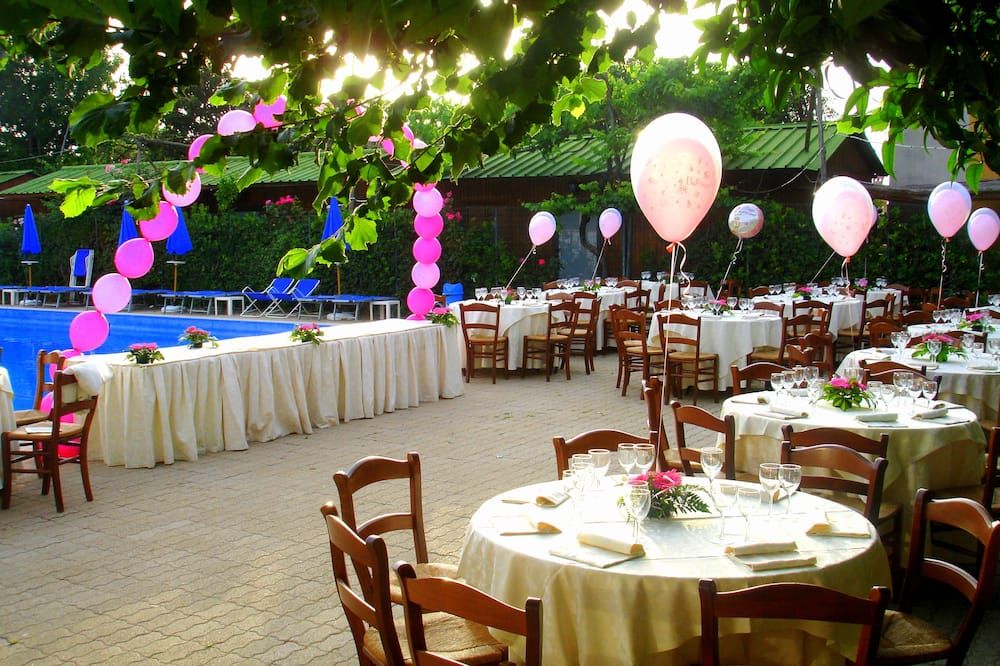 Banquet hall