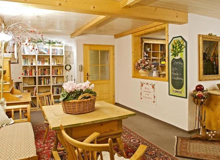 Dining room Photo