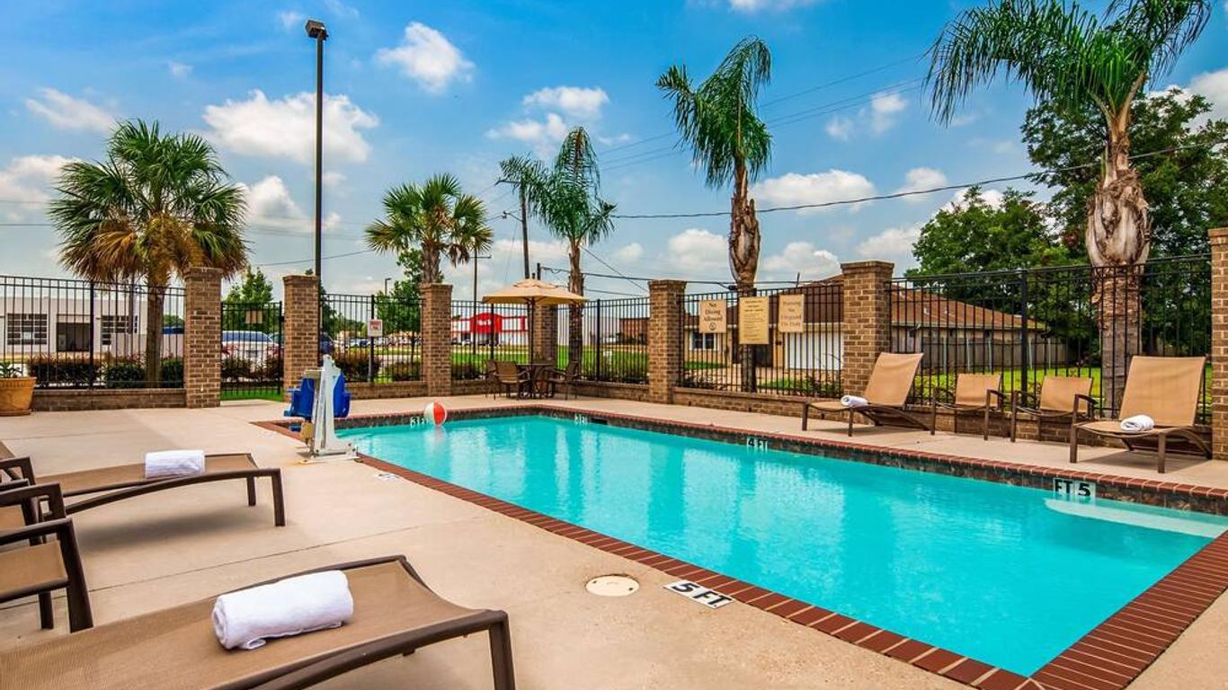 Best Western Plus Chalmette Hotel