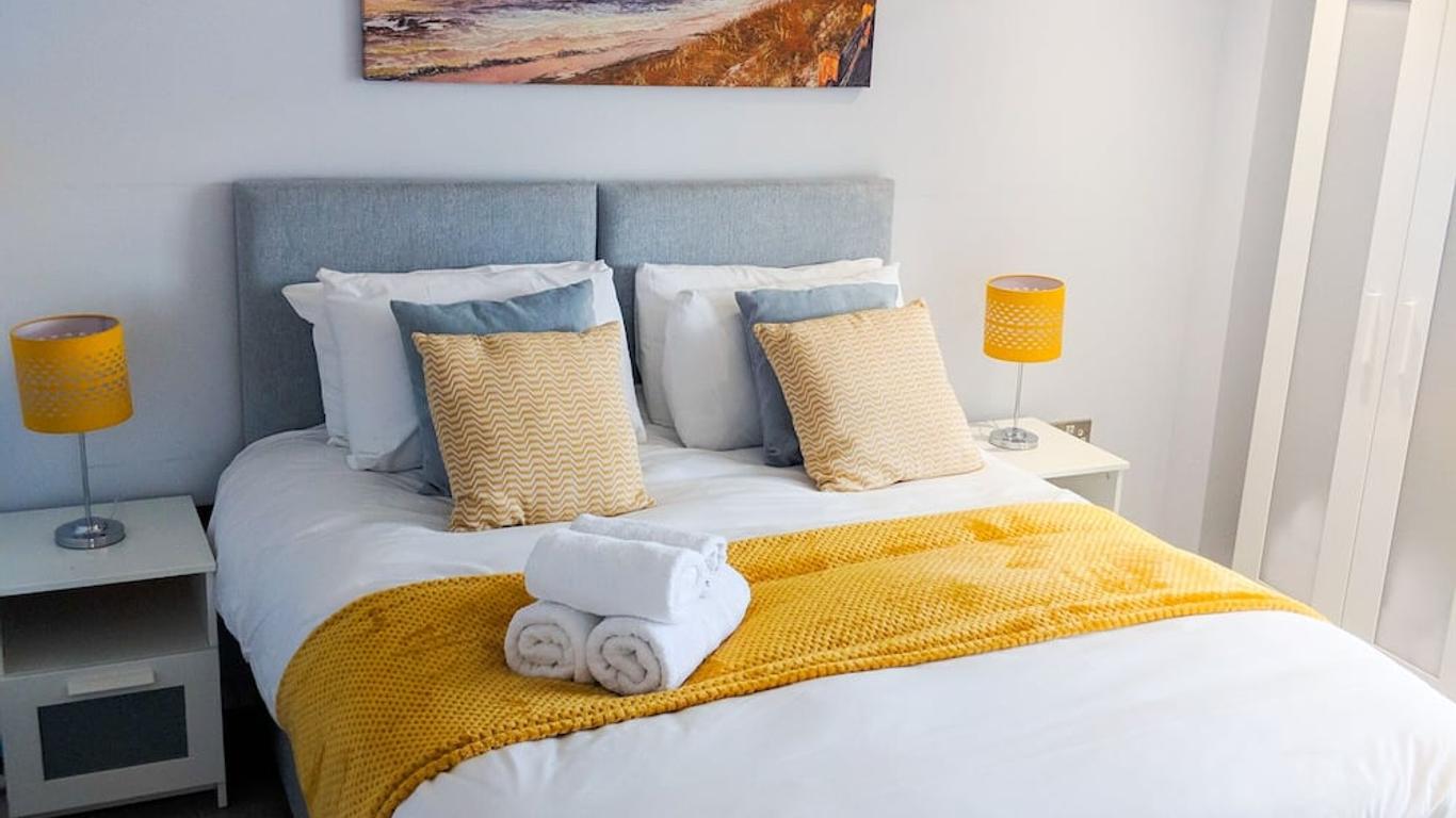 Lt Grove Apartment - Stratford