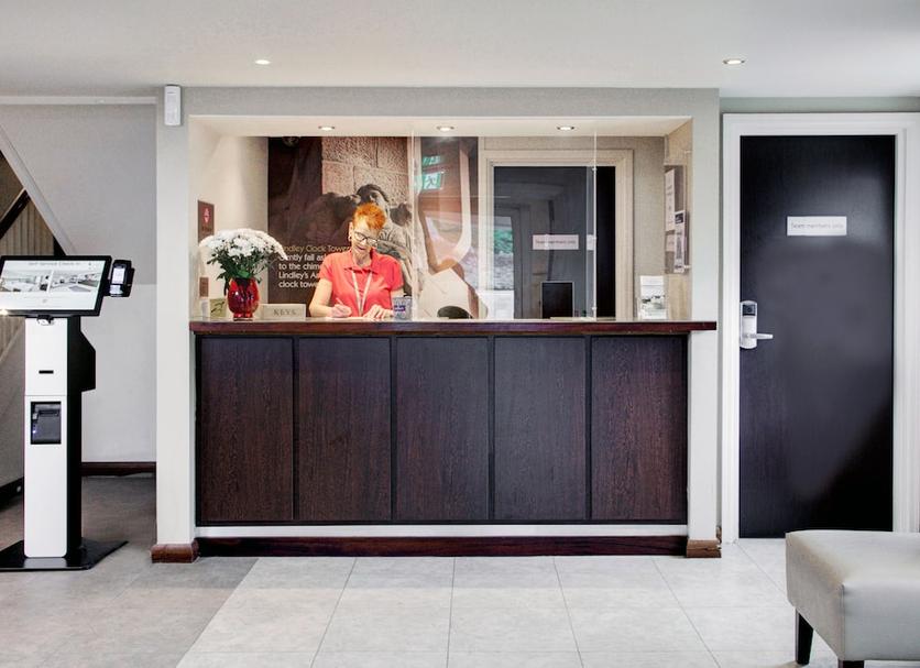 Front desk Photo