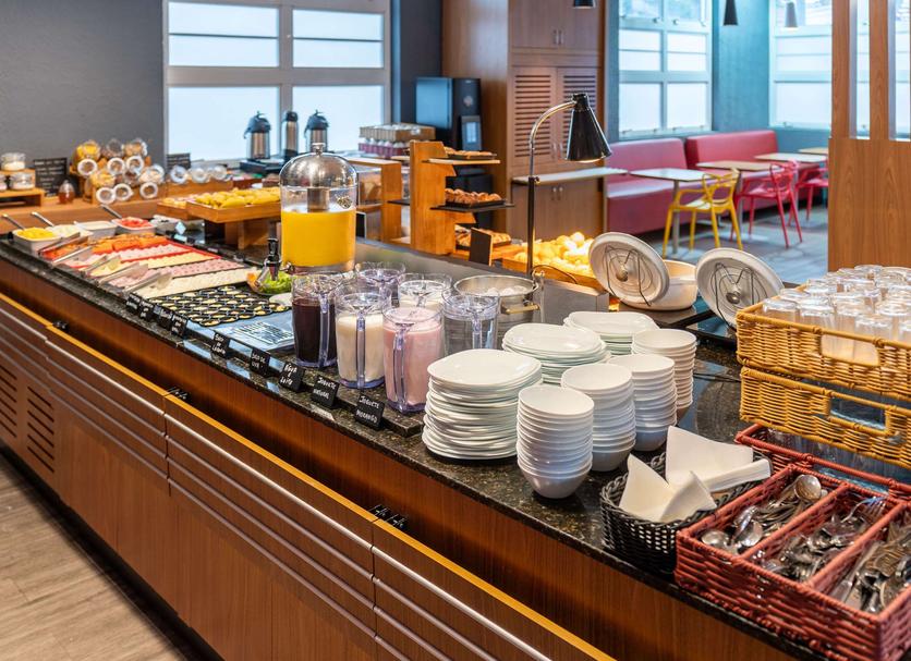 Buffet Photo