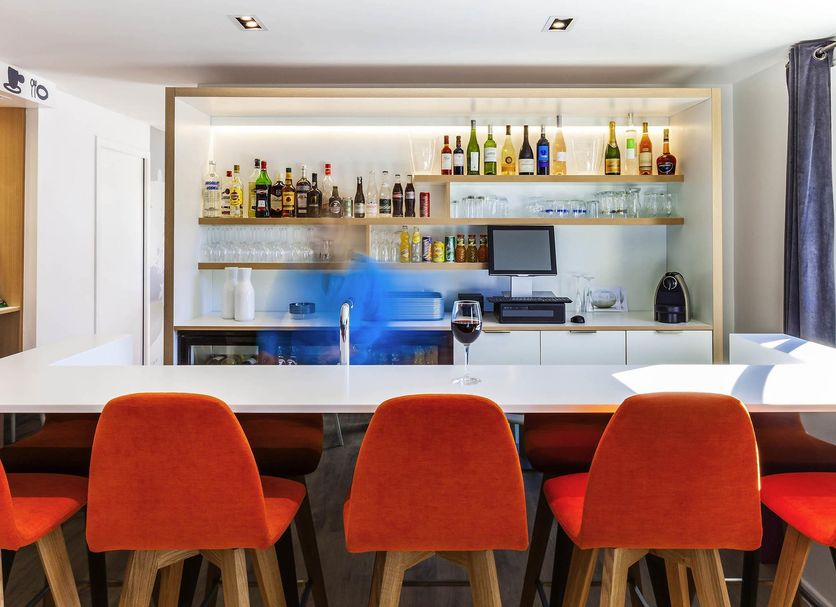 Bar Photo