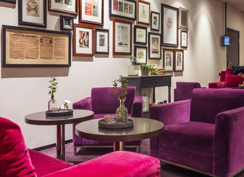Lounge Photo