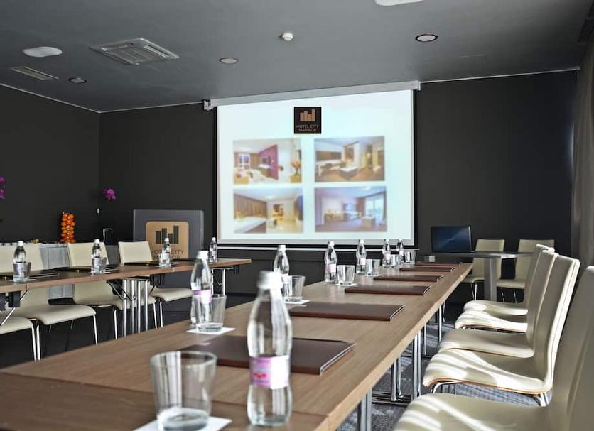 Conference room Photo