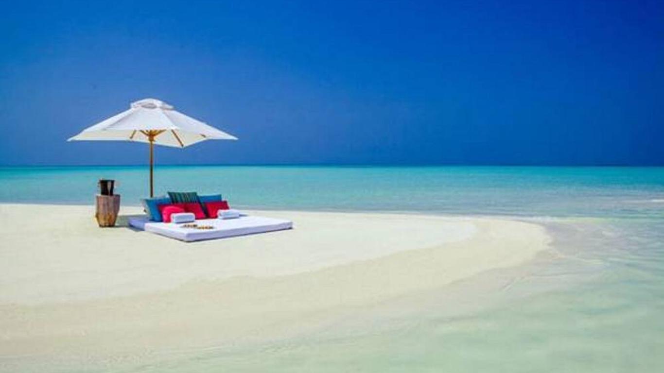 Batuta Maldives Surf View