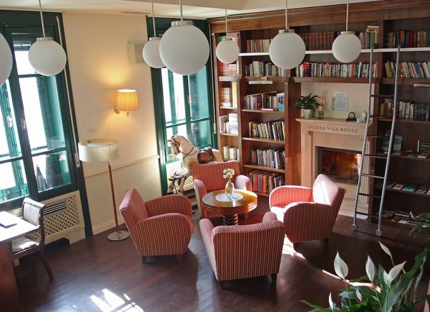 Lounge Photo