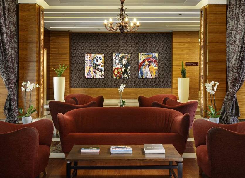 Lounge Photo
