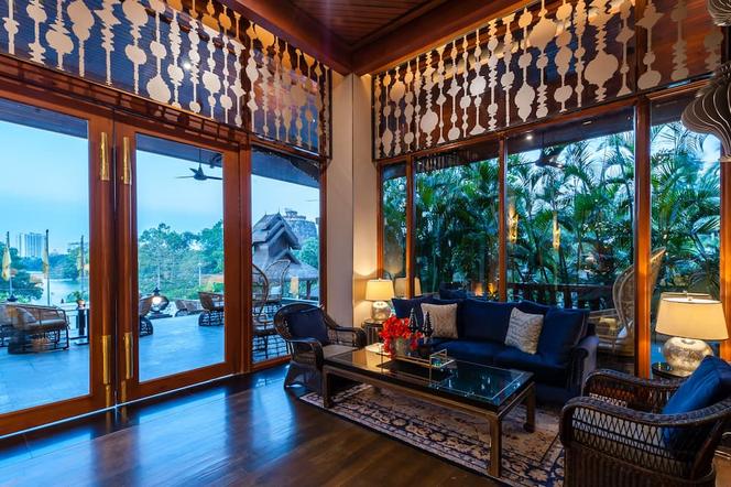 Chatrium Hotel Royal Lake Yangon