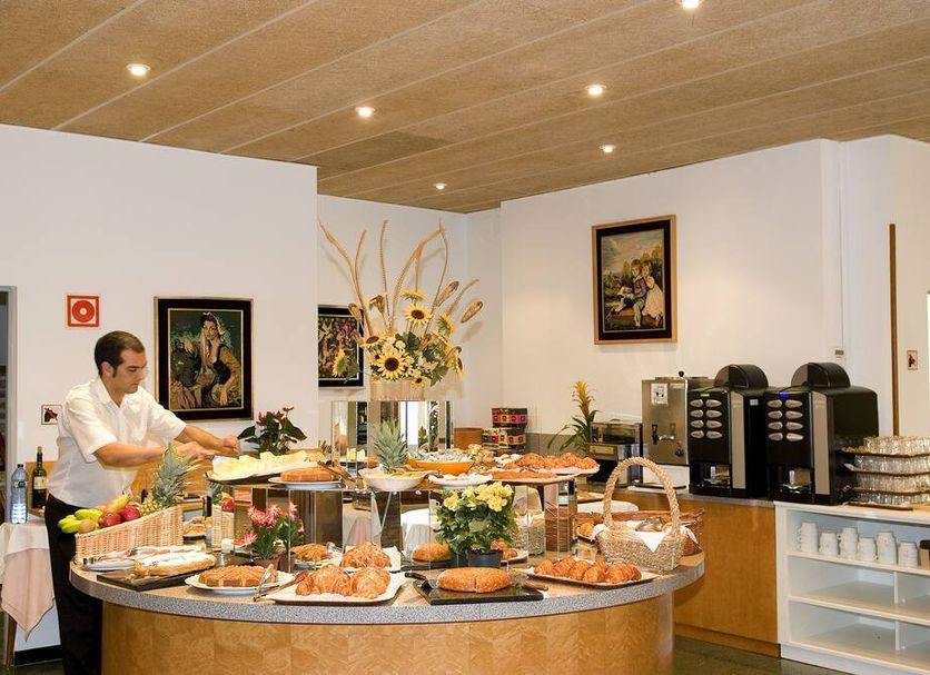 Buffet Photo