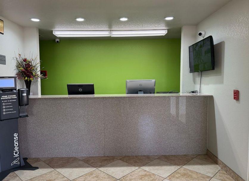 Front desk Photo