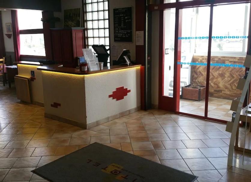 Front desk Photo
