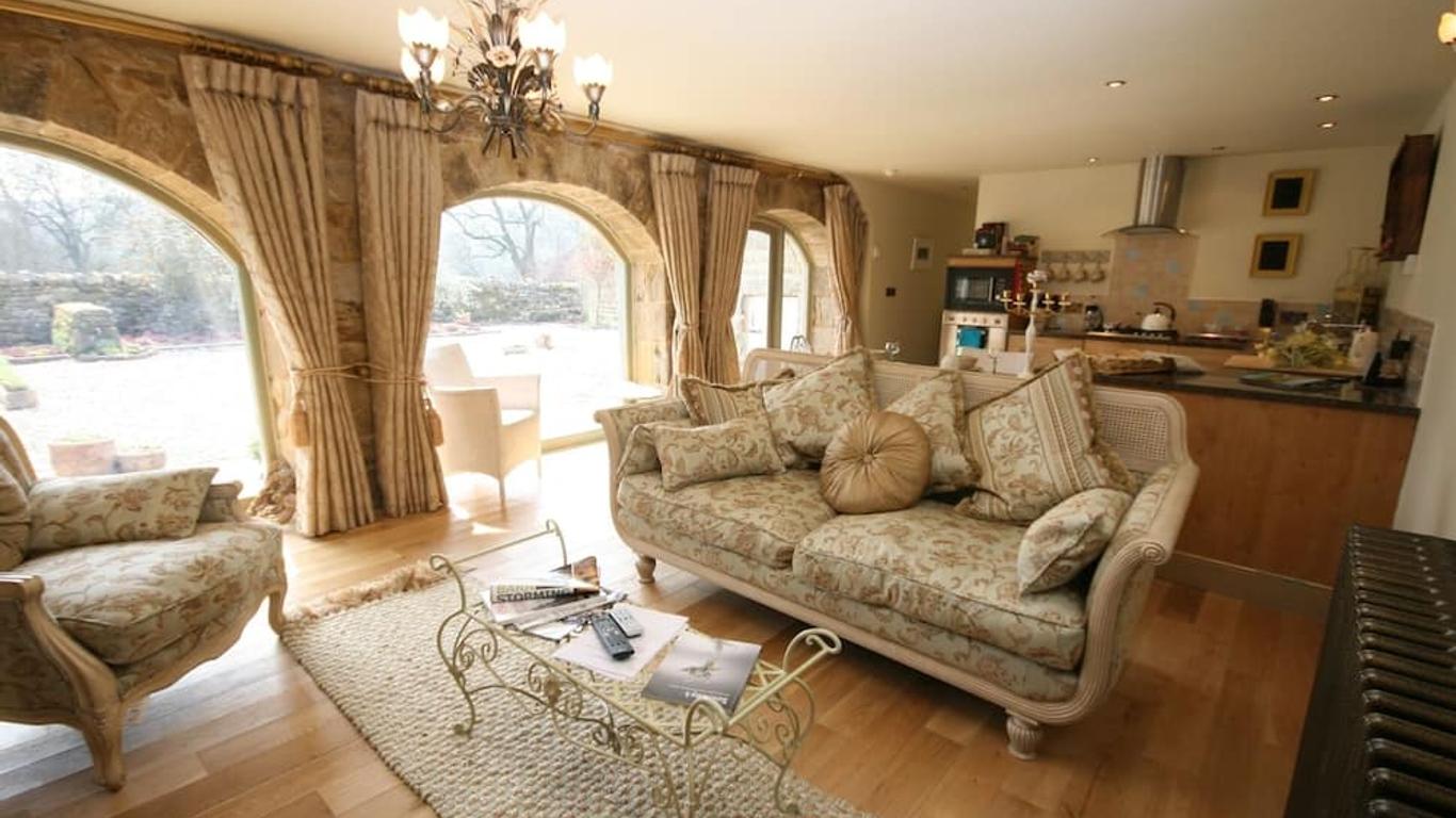 Falstone Barns