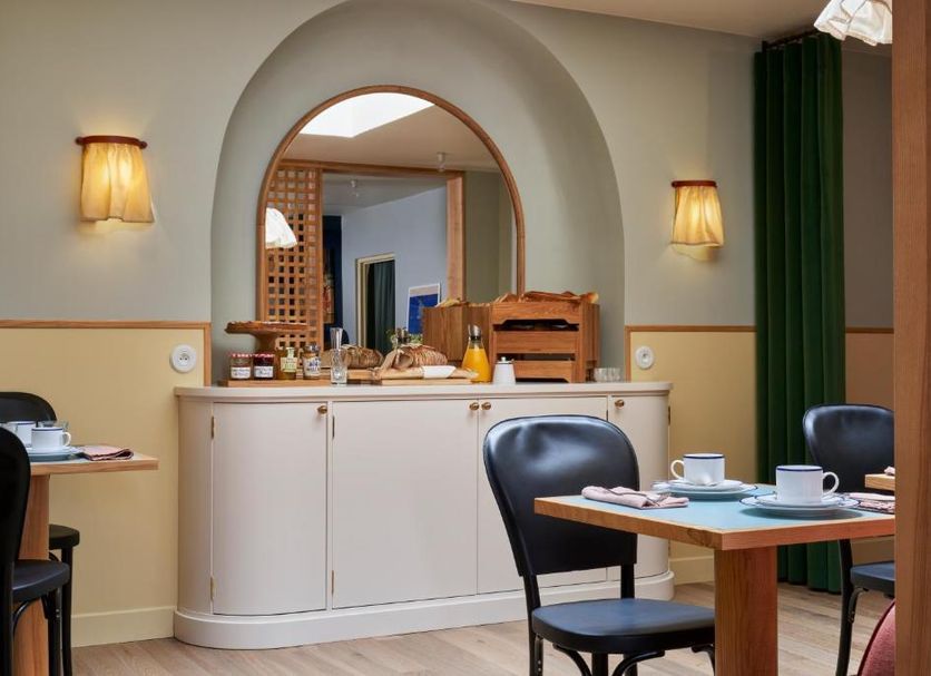 Restaurant Photo