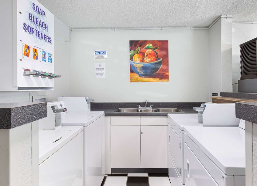 Laundry facility Photo