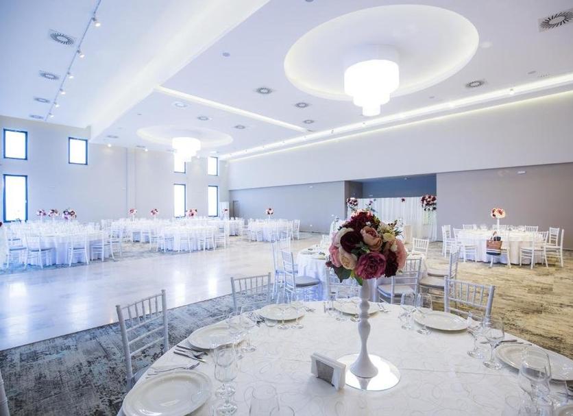 Banquet hall Photo