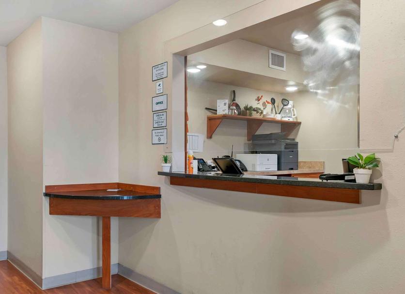 Front desk Photo